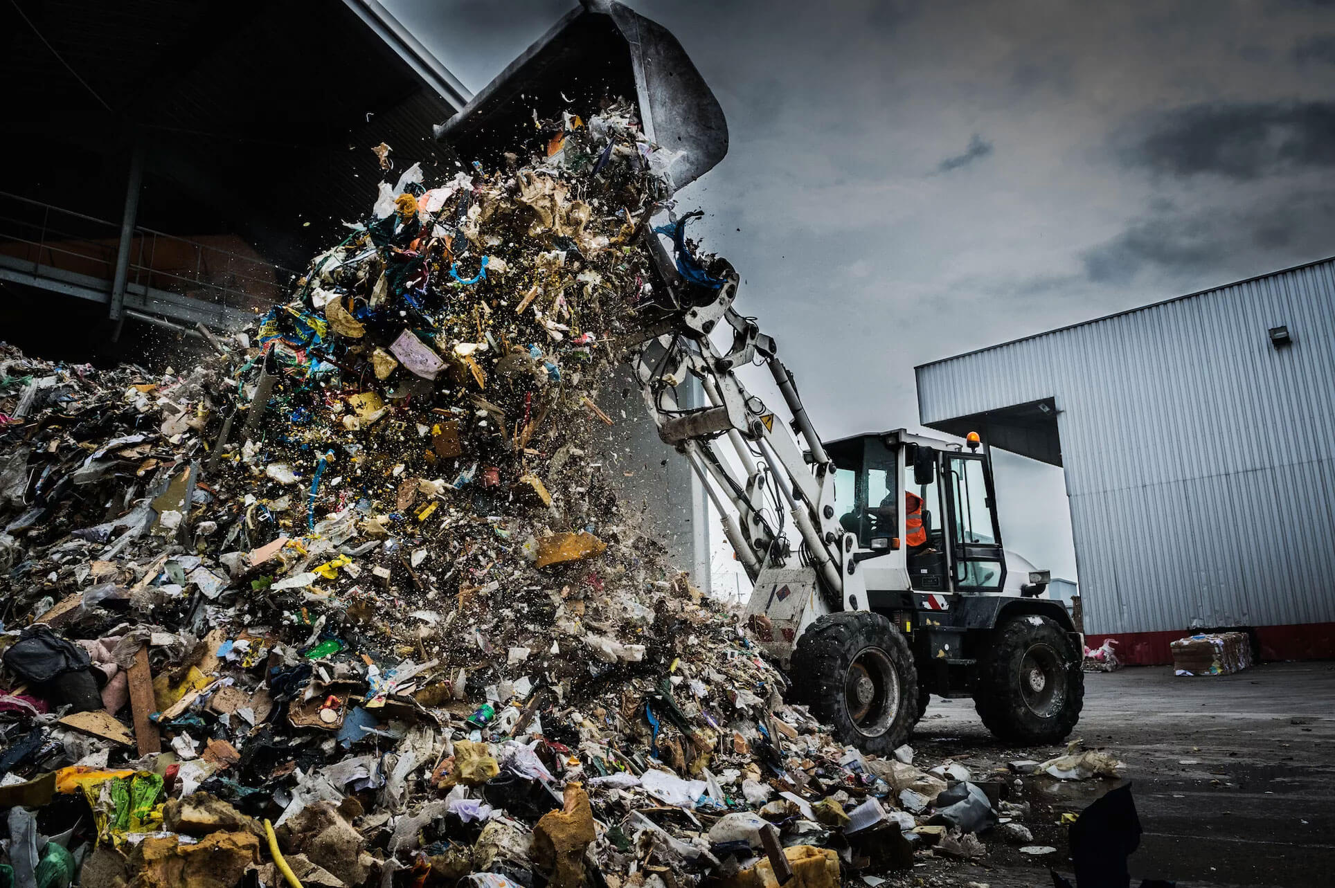 Твердые отходы экология. Утилизация твердых отходов. Бытовые и промышленные отходы. Твердые отходы.